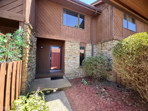 3177 Sycamore Dr #5A, Columbus, IN 47203