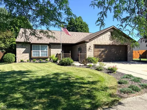 890 Millbrook Dr, Avon, IN 46123