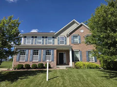 7048 Stoney Ridge Dr, Columbus, IN 47201