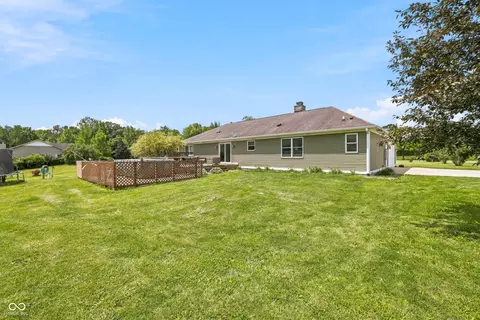 Exterior - 25541 Scherer Ave, Arcadia, IN 46030 photo 6 of 11