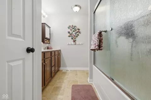 Bath - 25541 Scherer Ave, Arcadia, IN 46030 photo 2 of 3