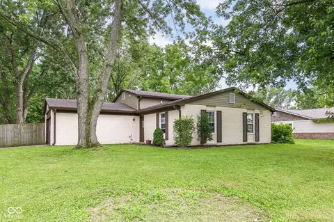 3983 Pineview Ln, Greenwood, IN 46142