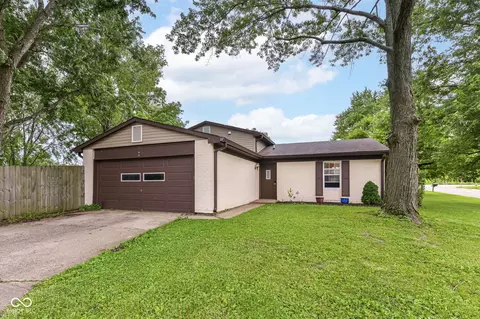 3983 Pineview Ln, Greenwood, IN 46142