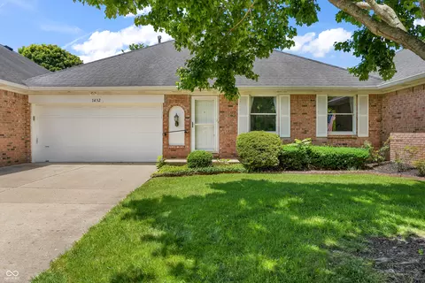 1432 Holiday Ln E, Brownsburg, IN 46112