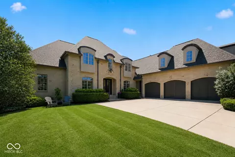 15479 Hidden Oaks Ln, Carmel, IN 46033