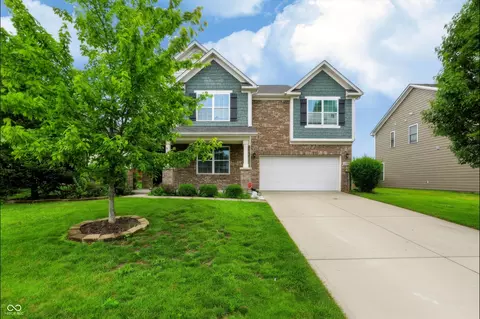 1167 Station Dr, Greenwood, IN 46143