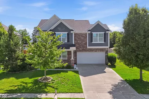 1167 Station Dr, Greenwood, IN 46143