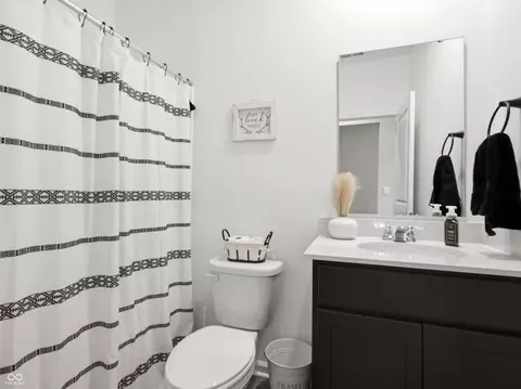 290 Waterford Ln, Pendleton, IN 46064 photo 5