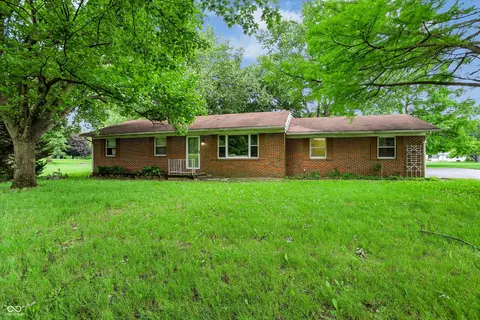 2758 E 38th St, Marion, IN 46953