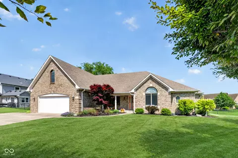 4121 Moss Ridge Ln, Indianapolis, IN 46237