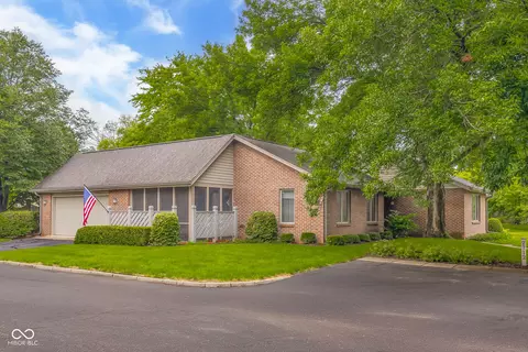 2712 Wildwood Pl, Columbus, IN 47201