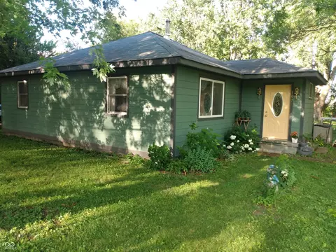 307 N Pike St, Kempton, IN 46049