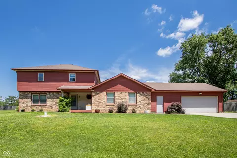 10304 Whispering Winds Dr, Indianapolis, IN 46234