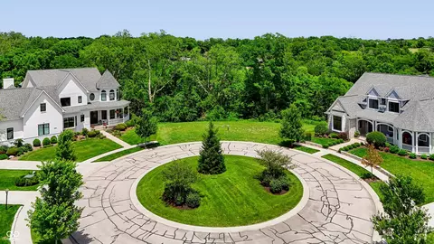 6483 W Deerfield Ct, Zionsville, IN 46077