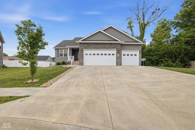 128 Woods Edge Blvd E, Greencastle, IN 46135