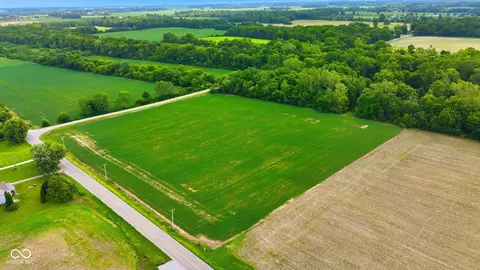View/Area - 720 E 400 N, Anderson, IN 46012 photo 1 of 13