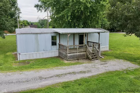 3414 W Water, Vallonia, IN 47281
