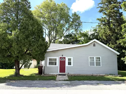 114 E Green St, Waveland, IN 47989
