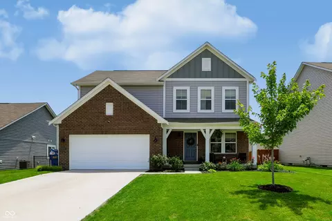 5521 Woods Pointe Dr, Mccordsville, IN 46055