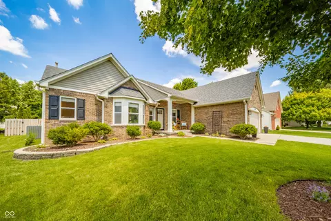 11416 Falling Water Way, Fishers, IN 46037