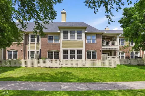 7601 Newport Bay Dr #110, Indianapolis, IN 46240