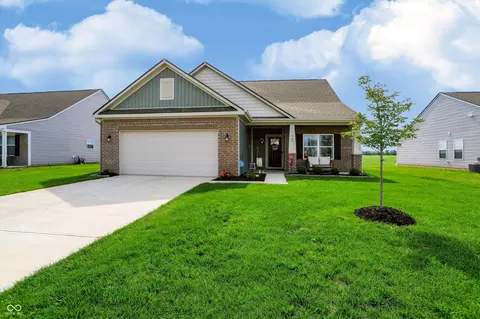 940 Borealis Dr, Franklin, IN 46131