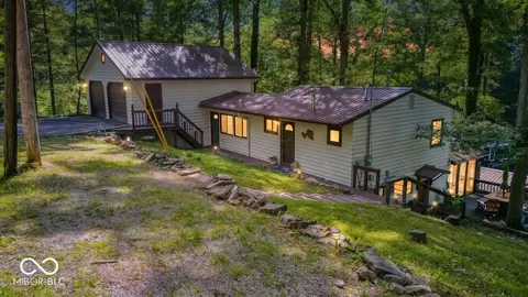 7254 Halibut Dr, Nineveh, IN 46164