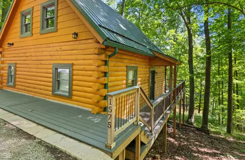 1575 Curly Shingles Rd, Nashville, IN 47448