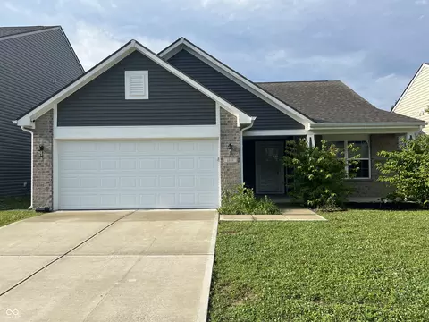 1181 S Aberdeen Dr, Franklin, IN 46131