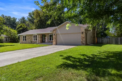 Exterior - 5308 E Broadmore Dr, Columbus, IN 47201 photo 3 of 7