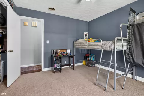 Bedroom - 5308 E Broadmore Dr, Columbus, IN 47201 photo 2 of 6