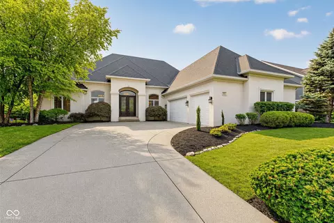 5913 Chartwell Dr, Bargersville, IN 46106