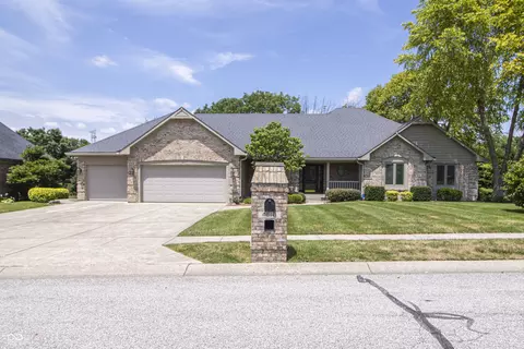 4610 Fox Moor Pl, Greenwood, IN 46143