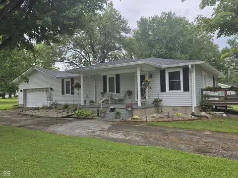 403 S Main St, Cloverdale, IN 46120