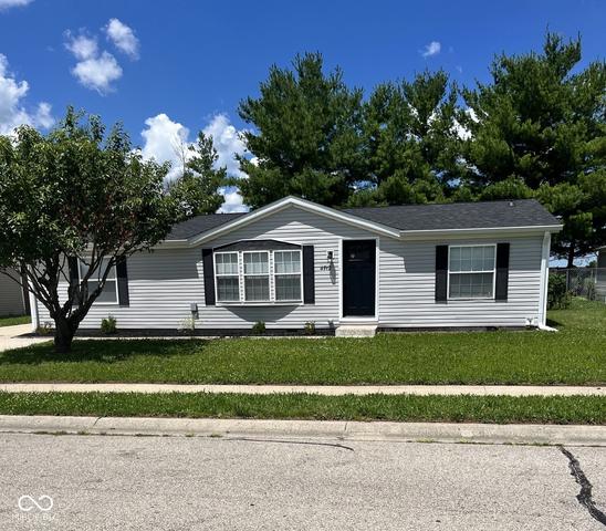 4712 Autumn Ridge Dr, Columbus, IN 47203