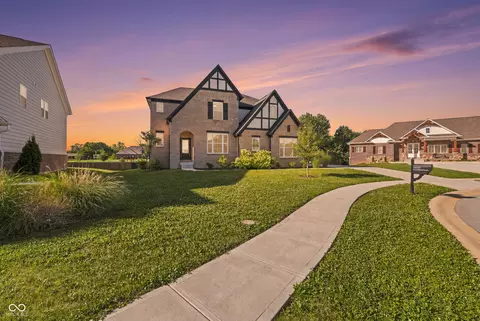 8822 Rockwood Ln, Indianapolis, IN 46259