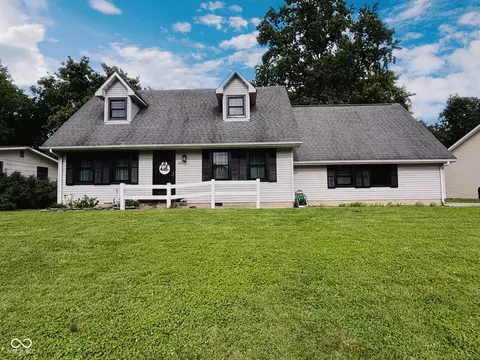 439 Greenacres Dr, Crawfordsville, IN 47933