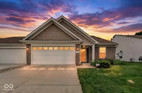 11724 Whisperwood Way #39B, Fishers, IN 46037