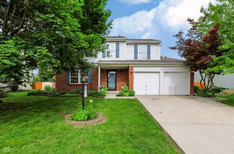 869 Waveland Ln, Greenwood, IN 46143
