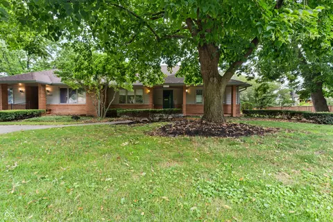 2365 Glenview Dr, Columbus, IN 47203