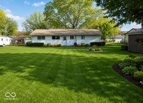 1220 Tree Top Ln, Greenwood, IN 46142