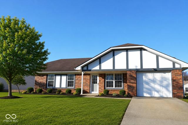 594 Hickory Dr, Danville, IN 46122