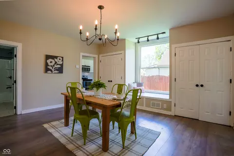 Dining - 251 S Avon Ave, Plainfield, IN 46168 photo 4 of 5