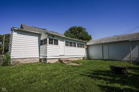 Exterior - 251 S Avon Ave, Plainfield, IN 46168 photo 6 of 8