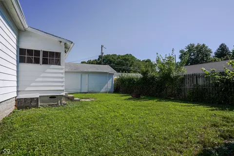 Exterior - 251 S Avon Ave, Plainfield, IN 46168 photo 7 of 8