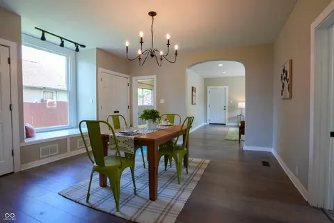Dining - 251 S Avon Ave, Plainfield, IN 46168 photo 3 of 5