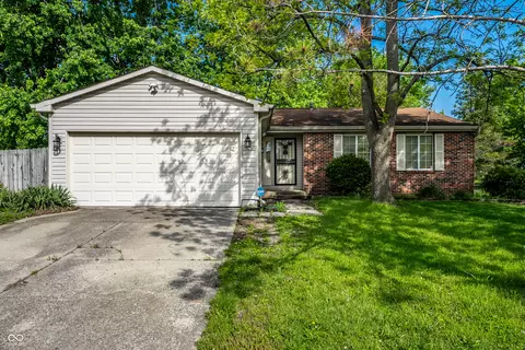 6724 Cross Key Dr, Indianapolis, IN 46268