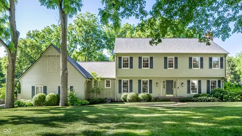 1045 Maxwell Ln, Zionsville, IN 46077