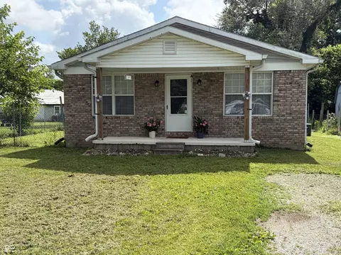 929 S Grant St, Martinsville, IN 46151