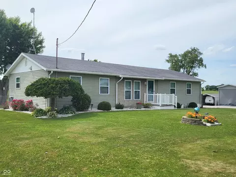 6630 S State Road 3, Wolcottville, IN 46795